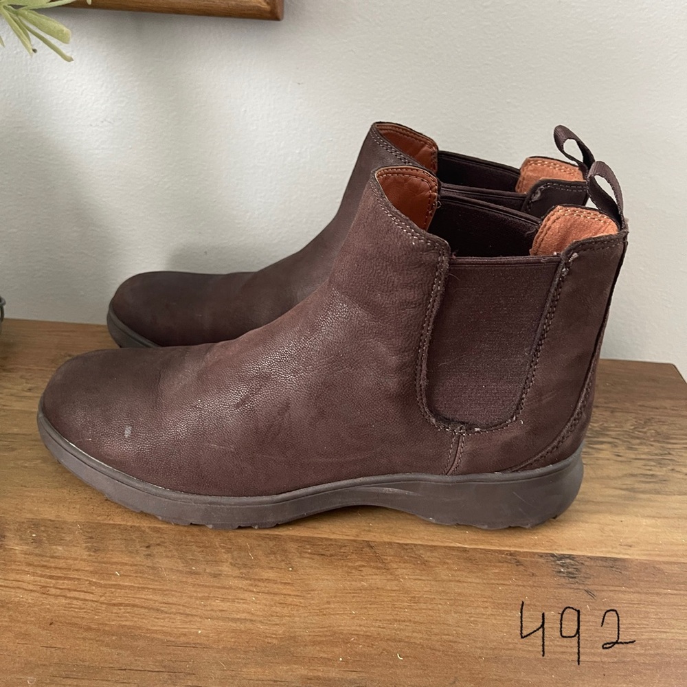 Vionic Water Resistant Brown Boots - Picture 11 of 11